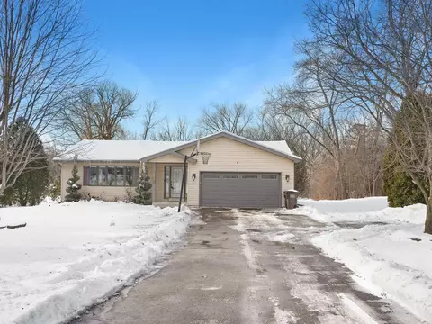 1525 S Calhoun, New Berlin, WI 53151