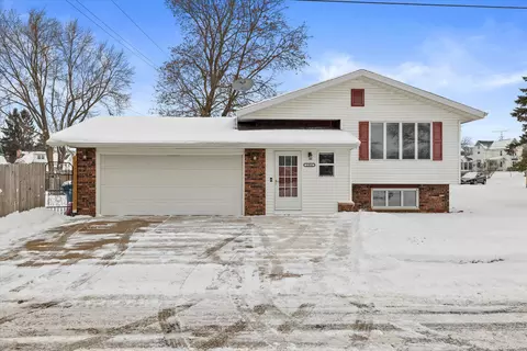 206 Forest, Theresa, WI 53091