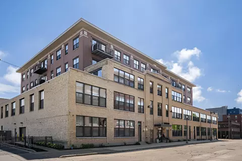 1924 N Hubbard #101, Milwaukee, WI 53212