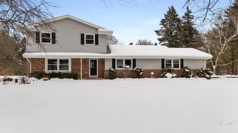 10532 N Council Hls, Mequon, WI 53097