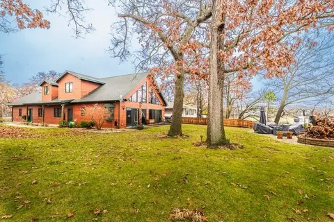 24121 64th, Paddock Lake, WI 53168