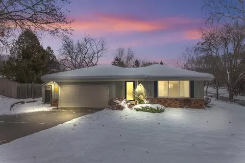 205 Crestwood, Waukesha, WI 53188