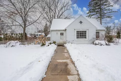 4579 N 105th, Wauwatosa, WI 53225