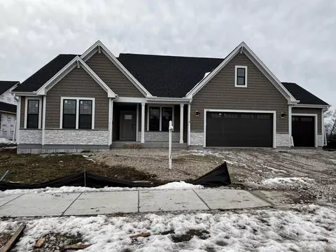 1333 Periwinkle, Oconomowoc, WI 53066