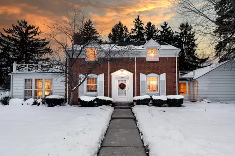3352 N Elmwood, Elmwood Park, WI 53405