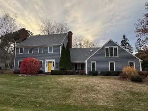 9719 N Lamplighter, Mequon, WI 53092