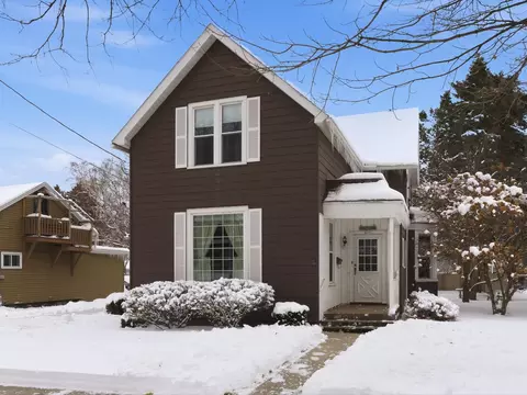 617 N 7th, Manitowoc, WI 54220