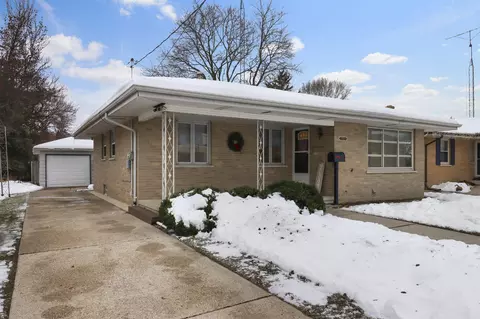 1925 80th, Kenosha, WI 53143