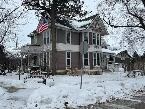 300 W Chestnut, Burlington, WI 53105