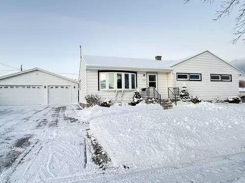 1716 George, Manitowoc, WI 54220