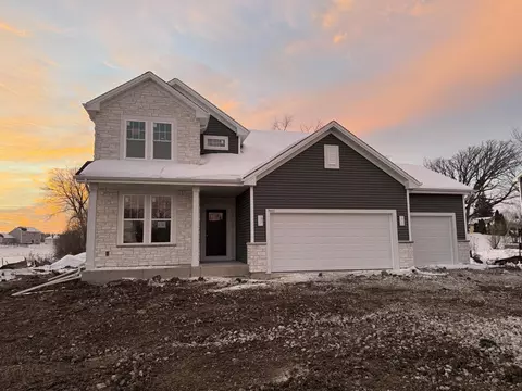 9607 S Bergamont, Franklin, WI 53132