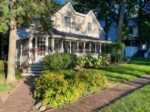 776 S Lakeshore #R, Fontana, WI 53125