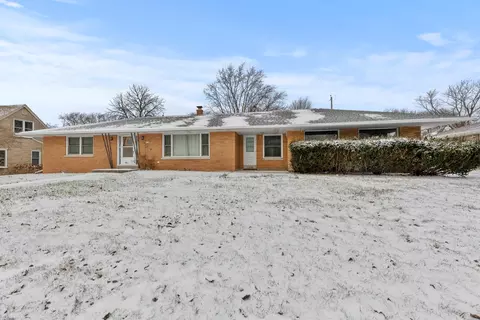 1922 W W Ml, Glendale, WI 53209
