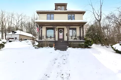 561 W Chestnut, Burlington, WI 53105