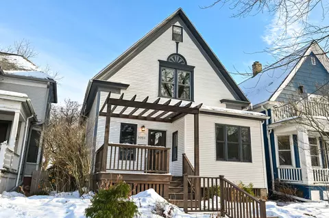 3054 N Newhall, Milwaukee, WI 53211