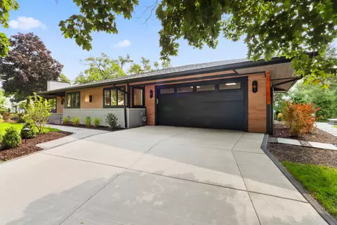 1600 Evergreen, Lake Geneva, WI 53147