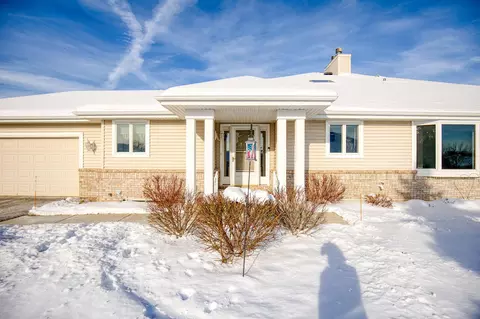 n78w17396 Wildwood #4-2, Menomonee Falls, WI 53051