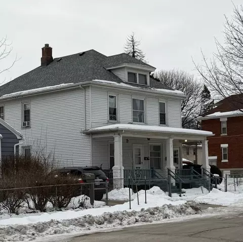 1813 Clayton, Racine, WI 53404