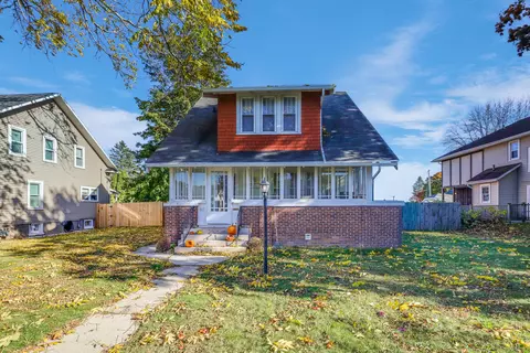 917 N 6th, Manitowoc, WI 54220
