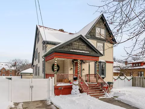 711 N 10th, Manitowoc, WI 54220