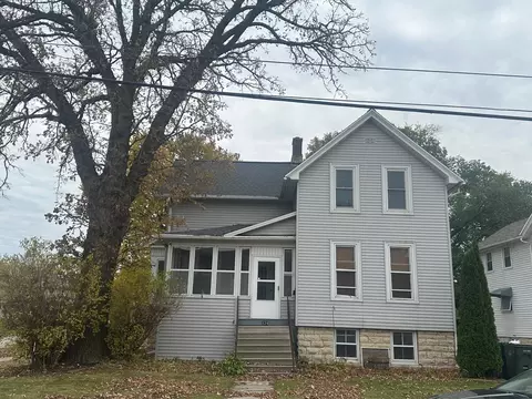 124 E Merrill, Fond Du Lac, WI 54935