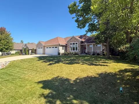 485 Whispering Spgs, Fond Du Lac, WI 54937