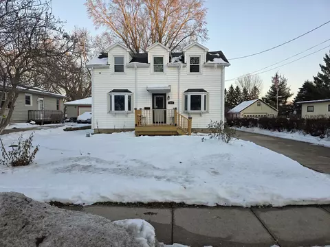 814 N Main, Hartford, WI 53027