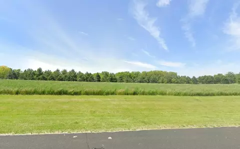 n909 Winds Way, Ashippun, WI 53066