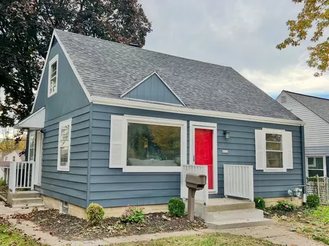 8621 W Lisbon, Milwaukee, WI 53222