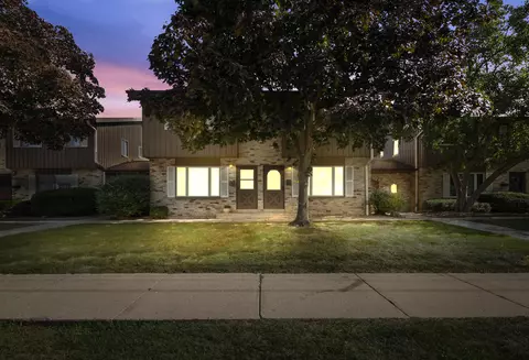 9851 W Beloit, Milwaukee, WI 53227