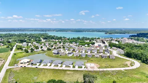 1546 Weston Rdg, Oconomowoc, WI 53066