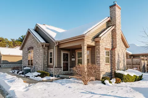 1045 Ann Marie, Oconomowoc, WI 53066