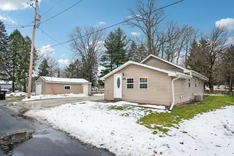 w1019 Narcissus Road, Bloomfield, WI 53128