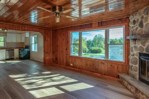 1515 Hillside, Hubertus, WI 53033