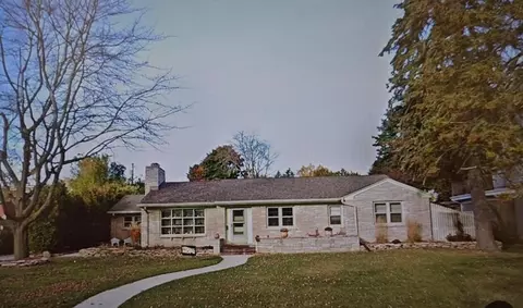 1010 Lincoln, Manitowoc, WI 54220