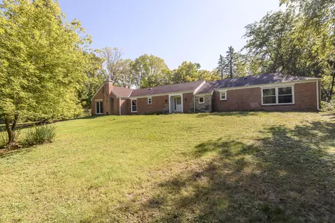 n11w30200 Hickory Hl, Delafield, WI 53188