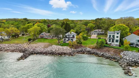 8609 Lakeshore, Pleasant Prairie, WI 53158