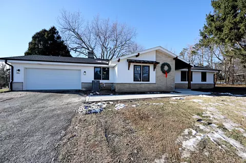 2115 Genesee, Delafield, WI 53018