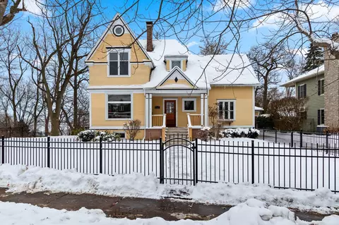 1407 Michigan, Manitowoc, WI 54220