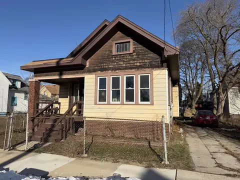 1342 St Patrick, Racine, WI 53404