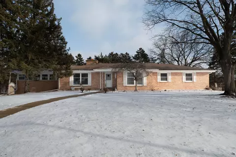 2434 S 118th, West Allis, WI 53227