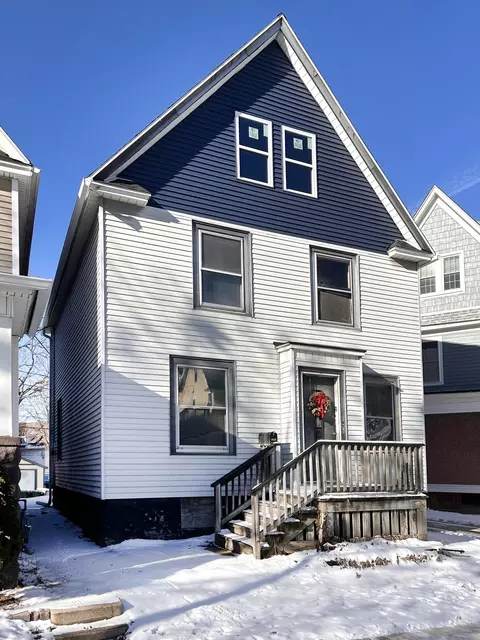 1971 N Bartlett, Milwaukee, WI 53202