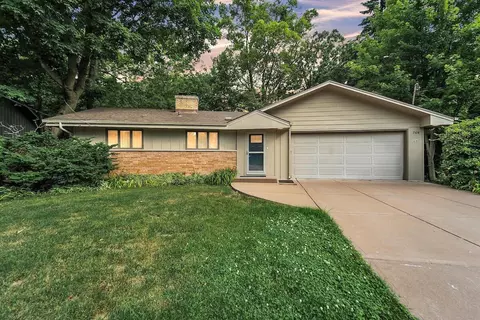 1524 Spring Vly, Racine, WI 53405