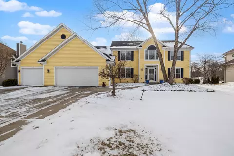 453 Deerwood, Grafton, WI 53024