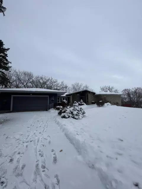 1 Sandy Oak, Viroqua, WI 54665