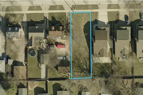 86 W Schlinger, West Allis, WI 53214
