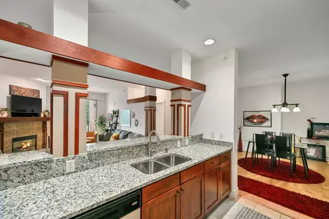 15295 W Library #203, New Berlin, WI 53151