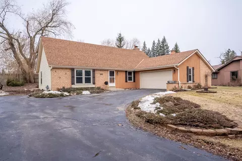 3477 S Long Acre, New Berlin, WI 53151