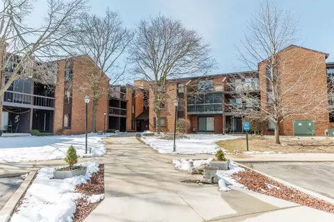 4215 N 100th #151C, Milwaukee, WI 53222
