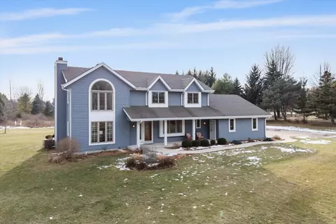 6593 Silver Shrs, Cedar Grove, WI 53013